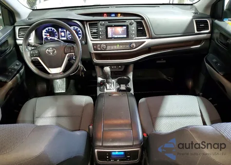 2017 Toyota Highlander Le z USA, uszkodzony, nr VIN 5TDZARFH4HS025949